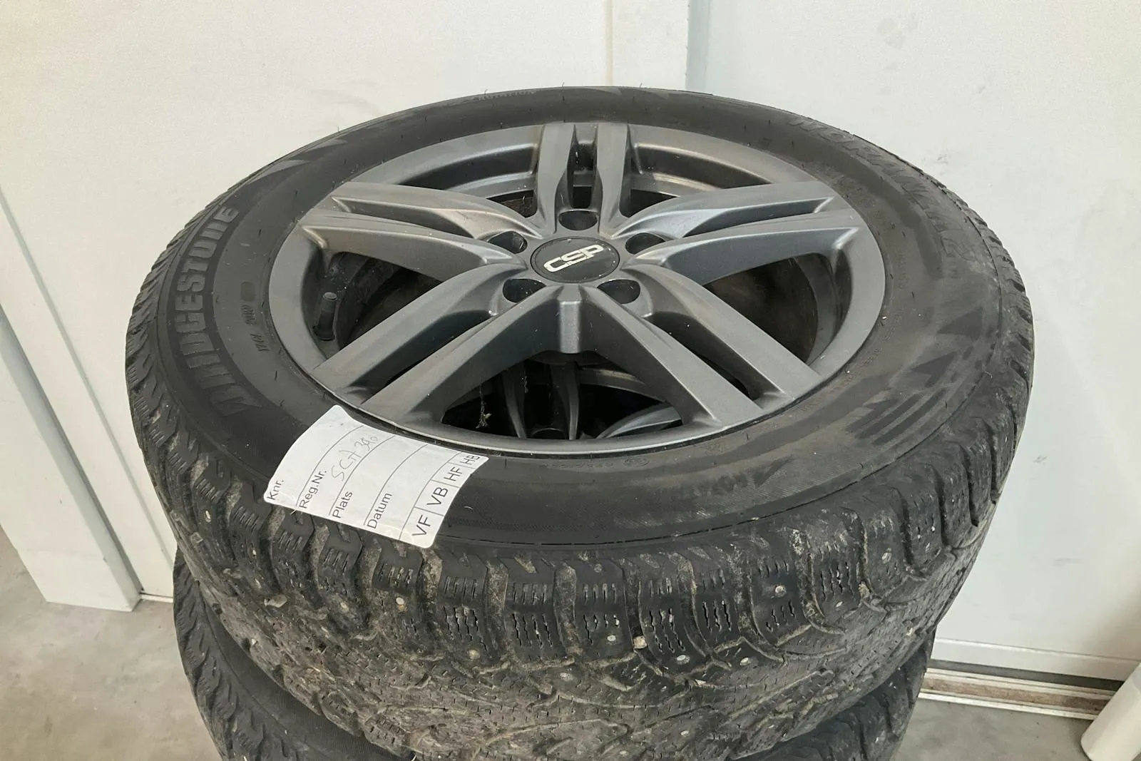 Vehicle image 13