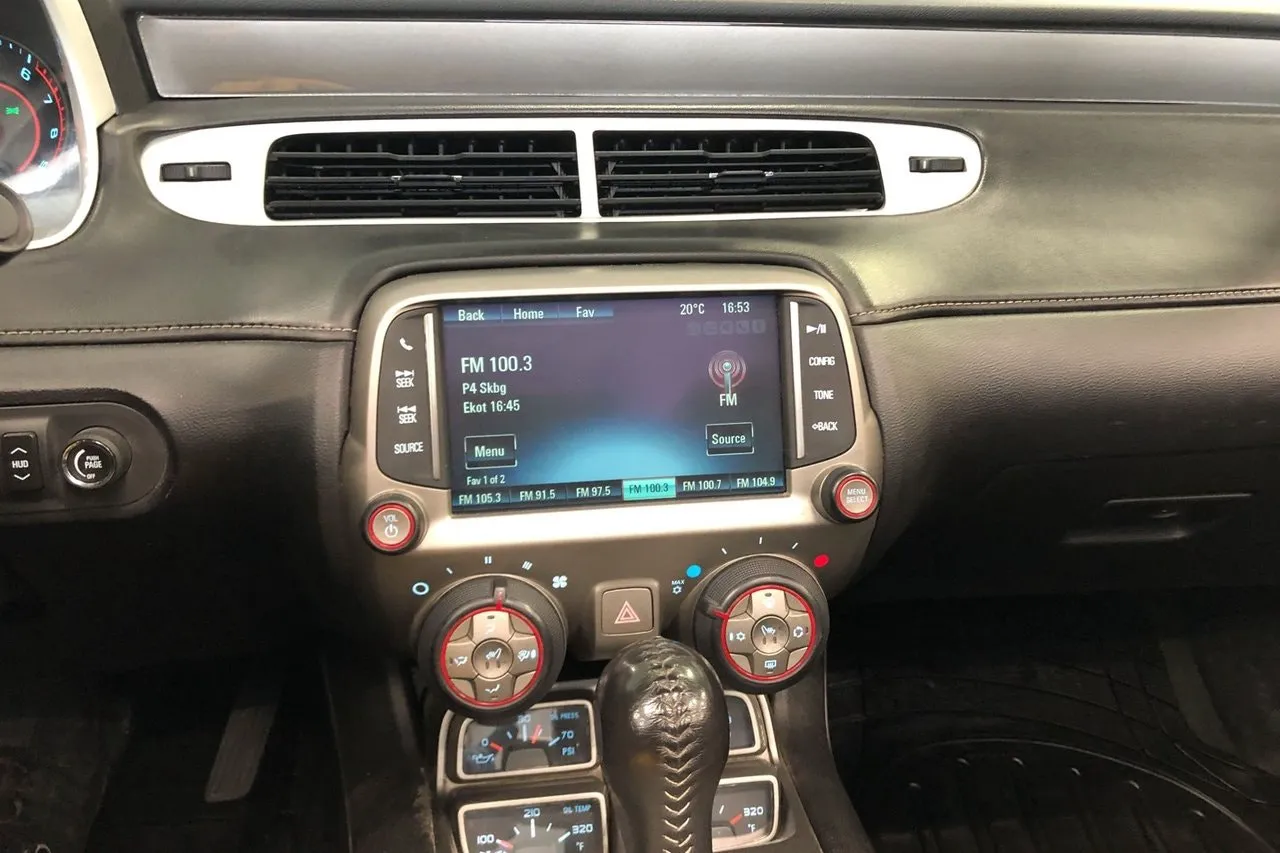 Vehicle image 14