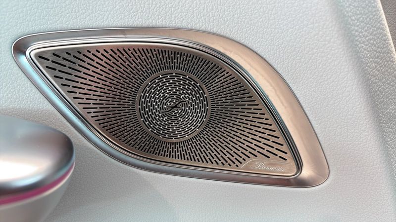 Mercedes EQE43 SUV bild 10