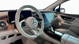 Mercedes EQE43 SUV bild 4