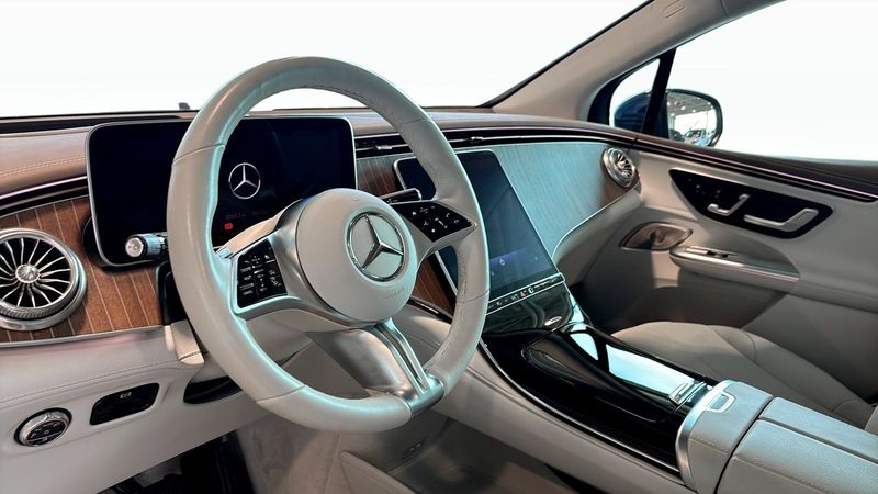 Mercedes EQE43 SUV bild 4