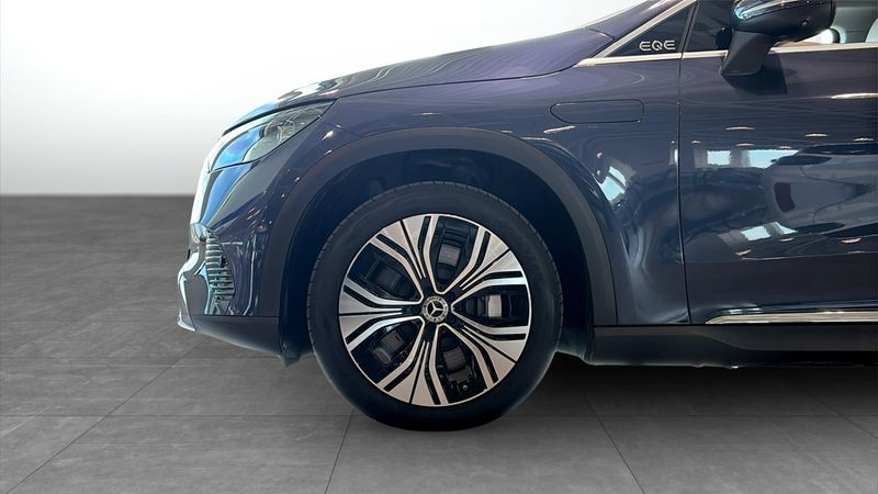 Mercedes EQE43 SUV bild 9