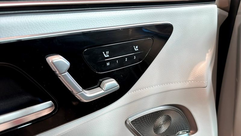 Mercedes EQE43 SUV bild 11