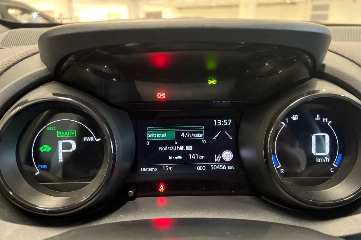 Vehicle image 15