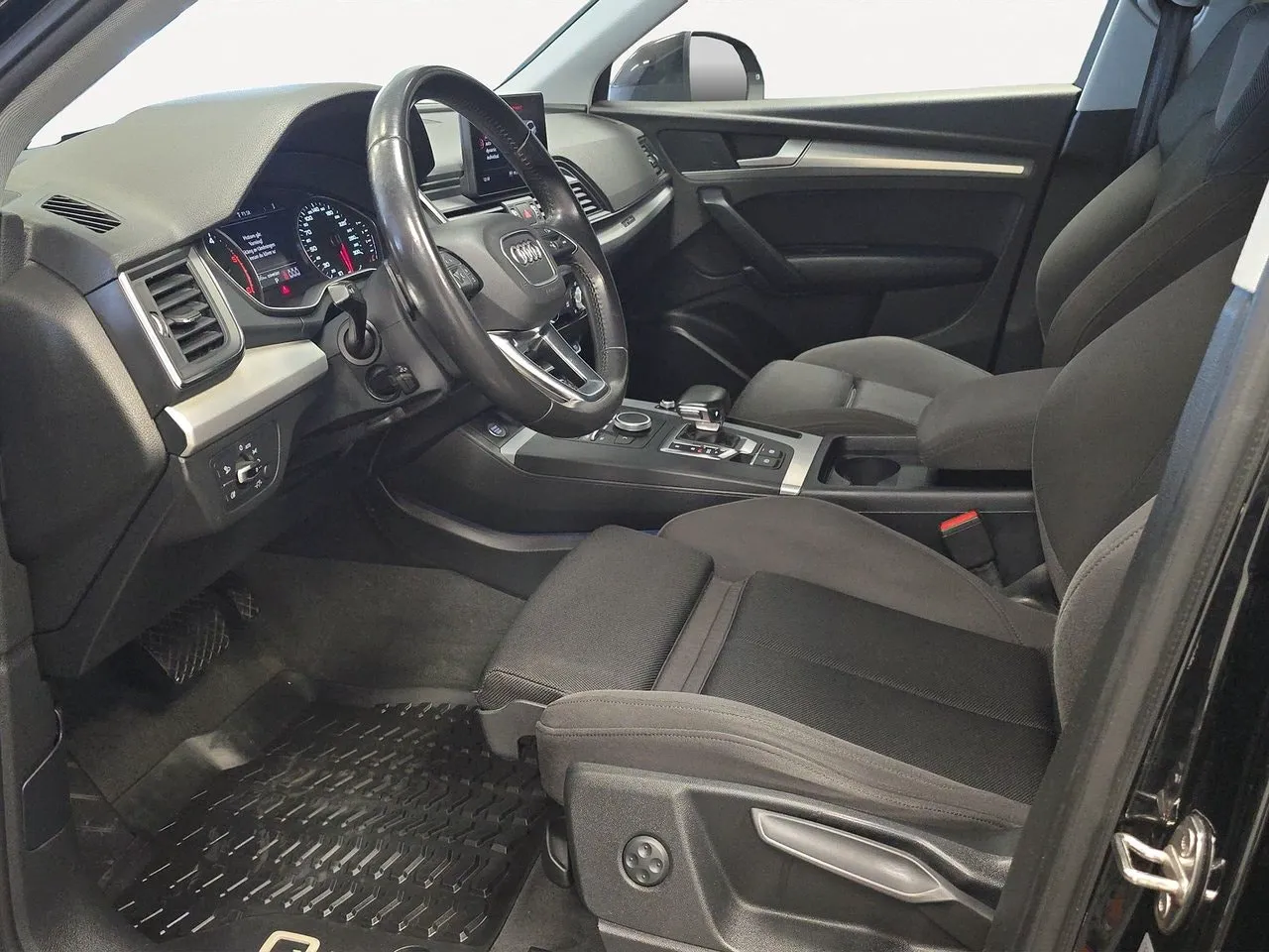 Vehicle image 18