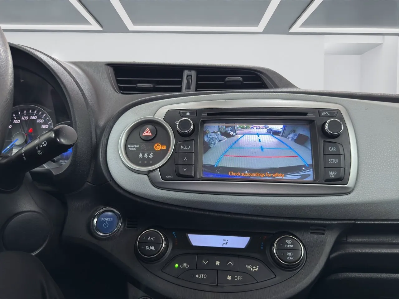 Vehicle image 15