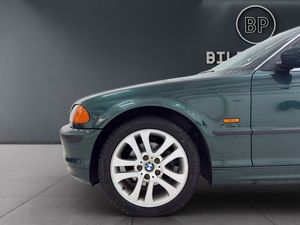 BMW 320 bild 16