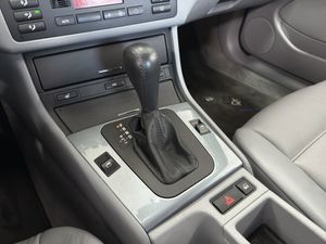 BMW 320 bild 15