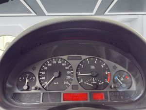 BMW 320 bild 13