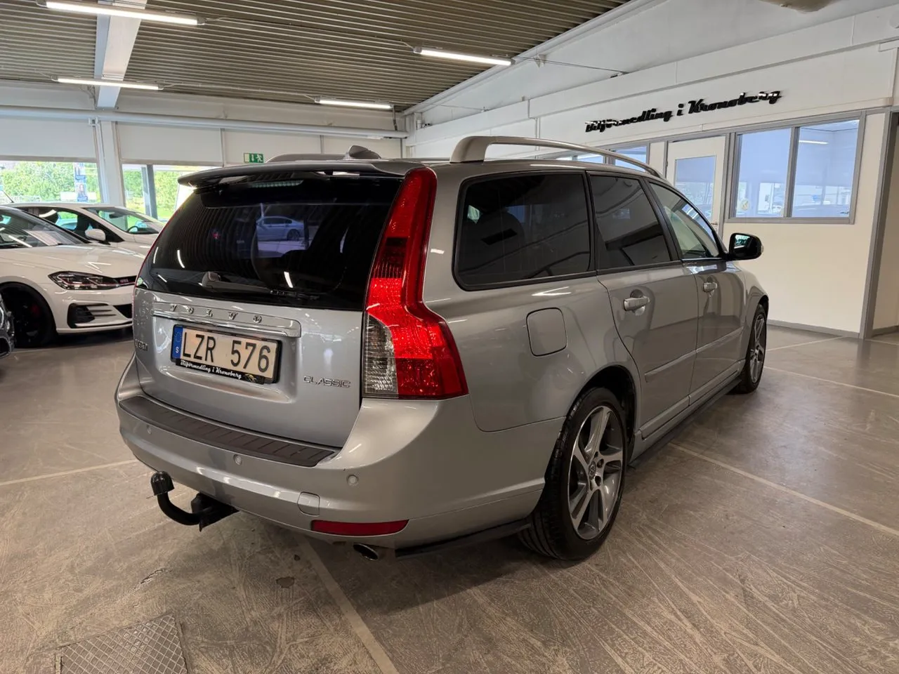 Vehicle image 2