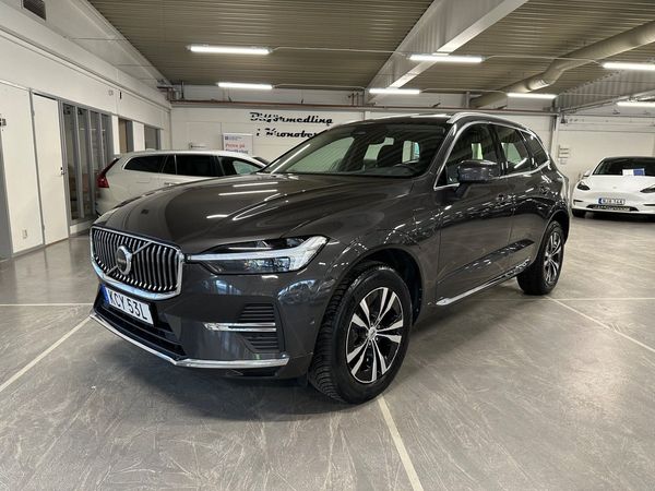 Volvo XC60 Recharge T6 AWD Core Edition Panorama 360° Drag Värmare - 2024