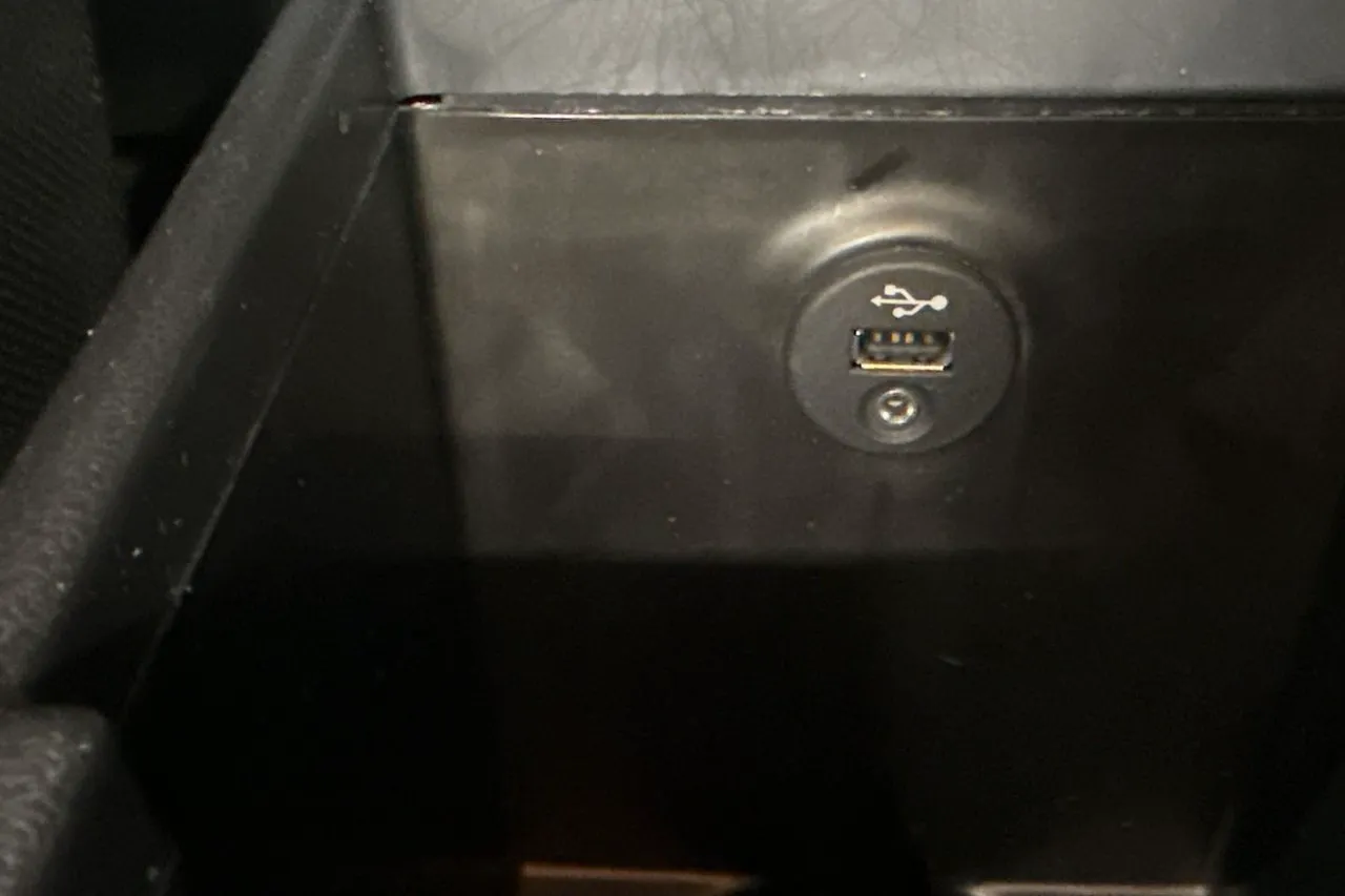 Vehicle image 22