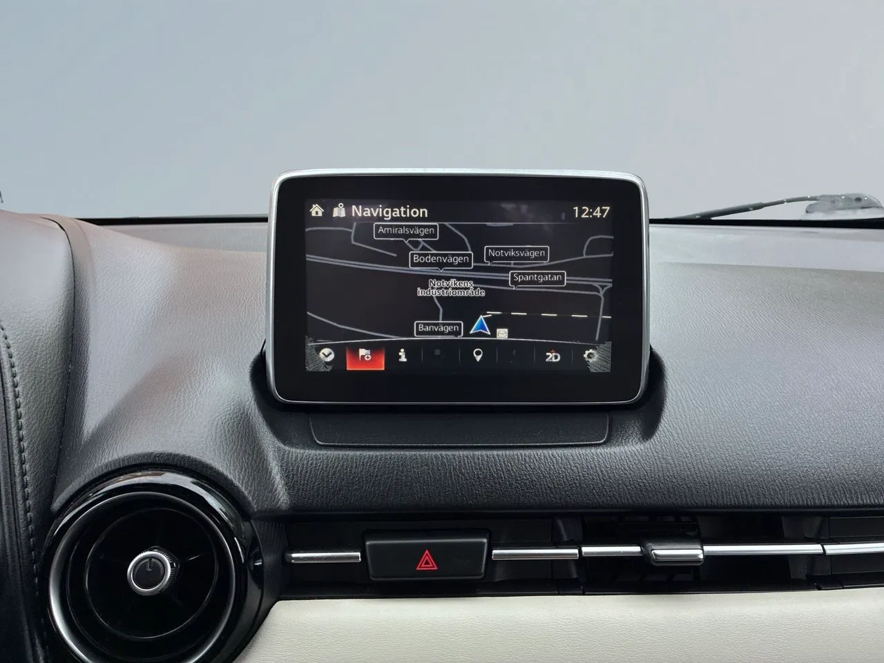 Vehicle image 14