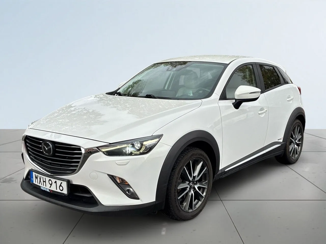 Vehicle image 15