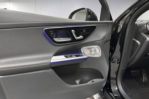 Mercedes GLC300 bild 12