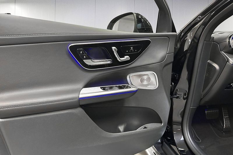 Mercedes GLC300 bild 12