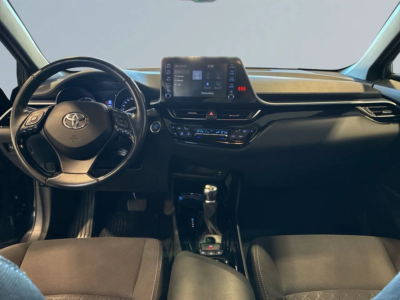 Vehicle image 7