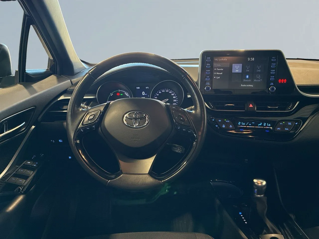 Vehicle image 9