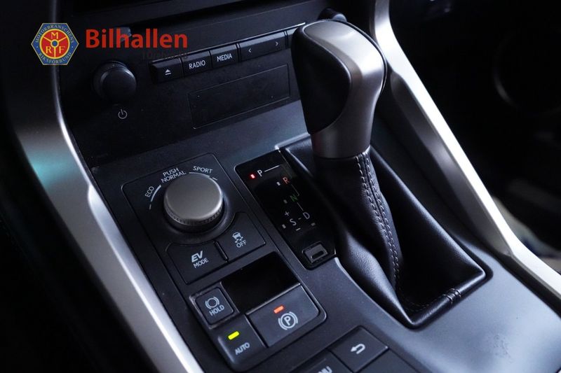 Lexus NX bild 19