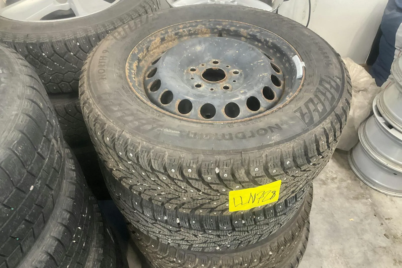 Vehicle image 11