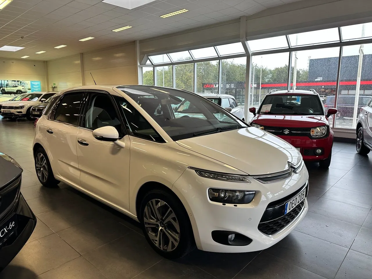 Vehicle image 3