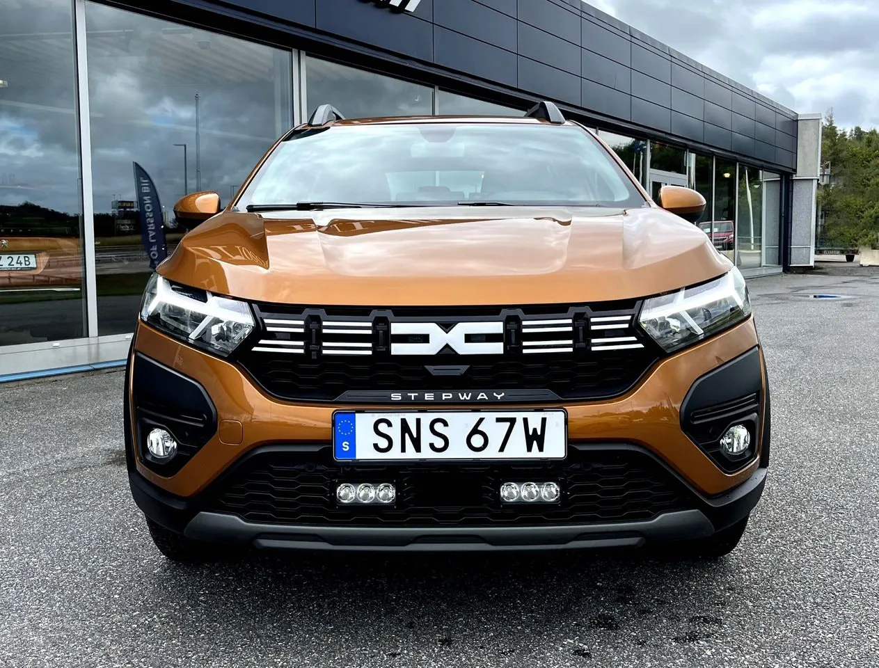 Vehicle image 2