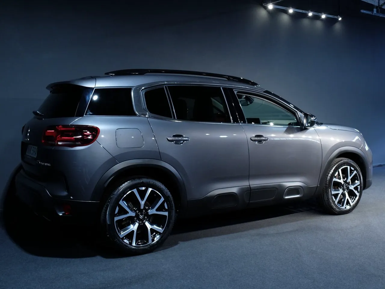 Vehicle image 2