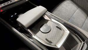 Renault Rafale bild 21