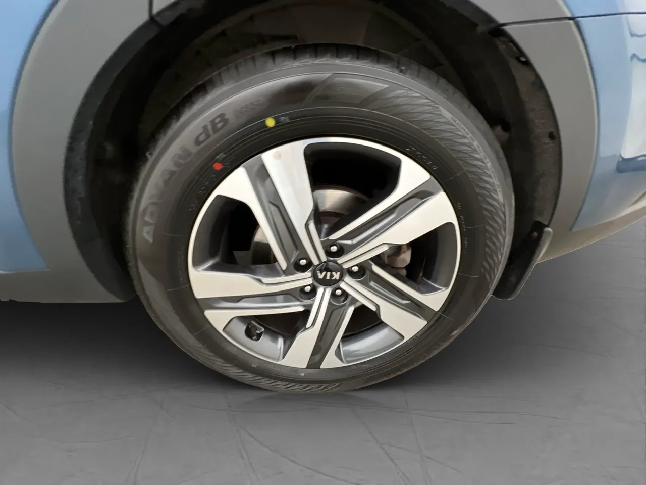 Vehicle image 32