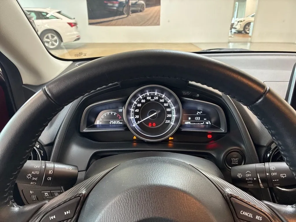 Vehicle image 18