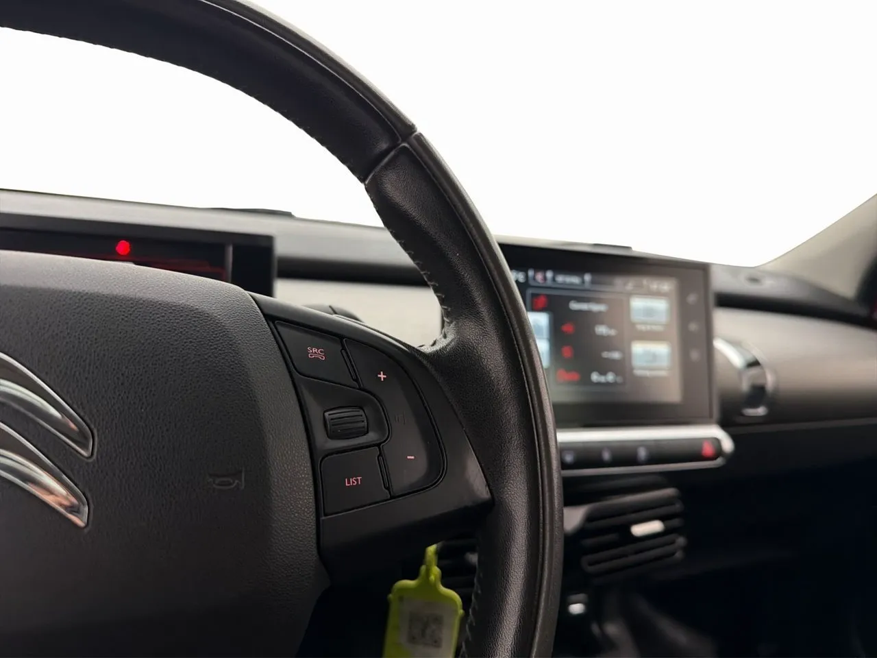 Vehicle image 18