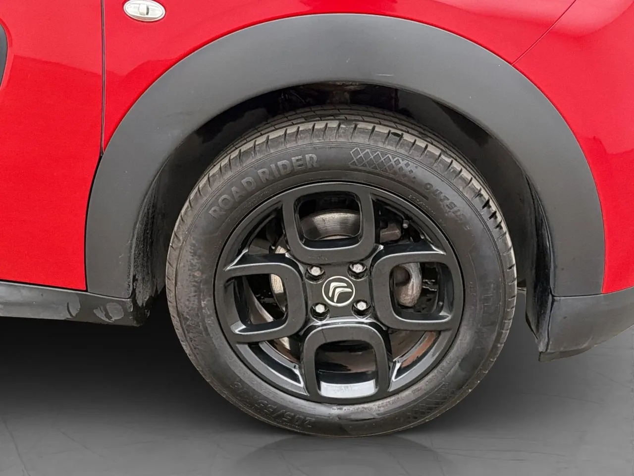 Vehicle image 25