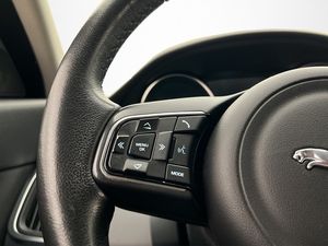 Jaguar E-Pace bild 12