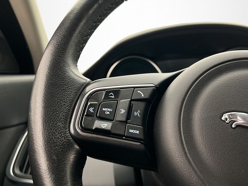 Jaguar E-Pace bild 12