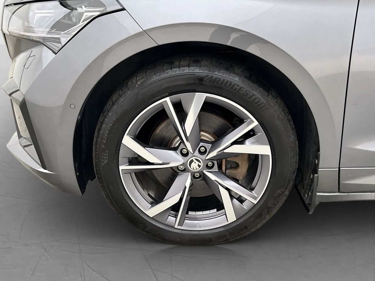 Vehicle image 30