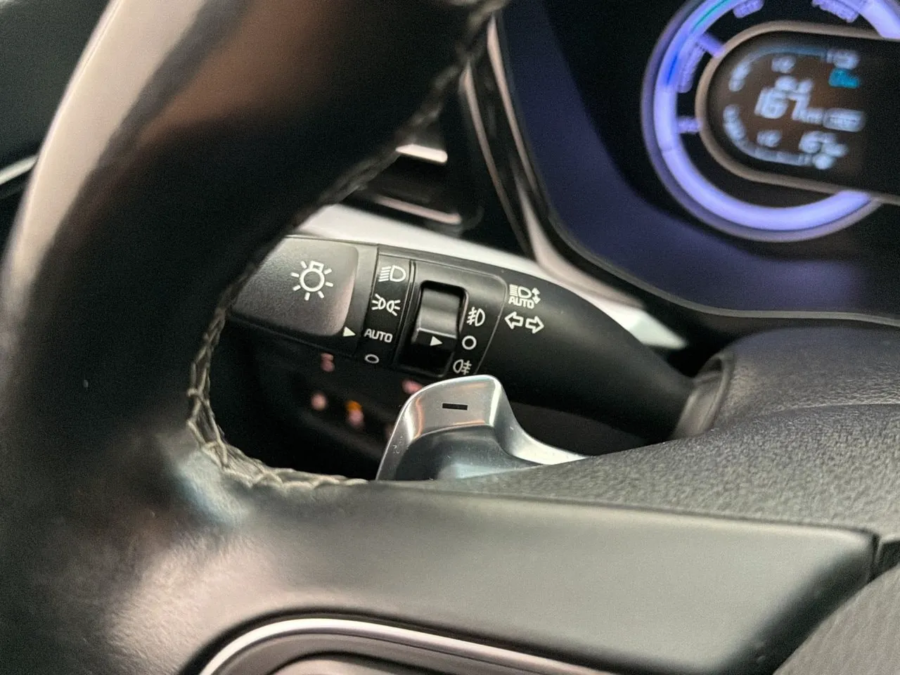 Vehicle image 18