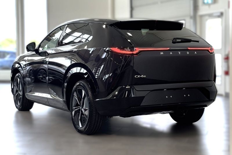 Mazda CX-6e bild 2