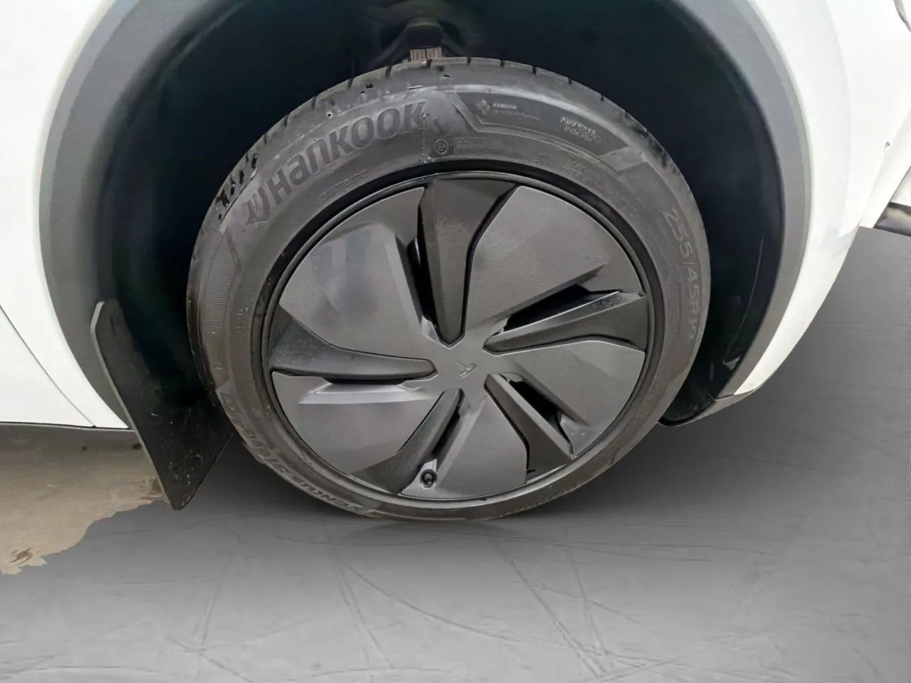 Vehicle image 33