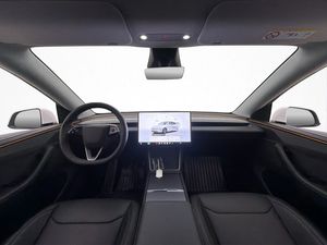 Tesla Model Y bild 13