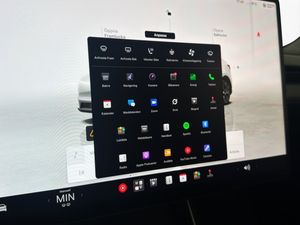 Tesla Model Y bild 24