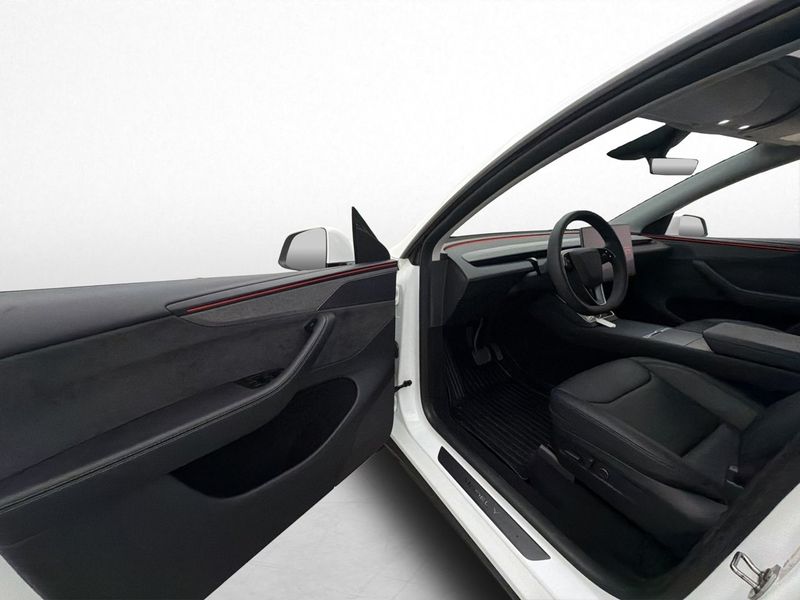 Tesla Model Y bild 11