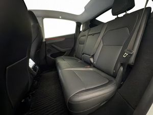 Tesla Model Y bild 17