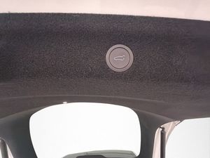 Tesla Model Y bild 30