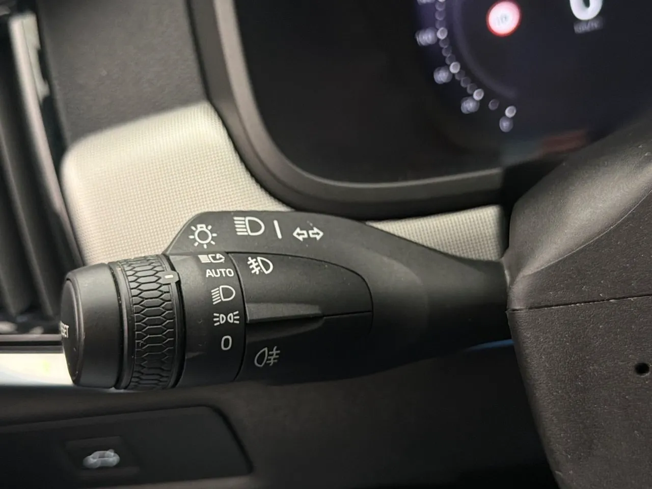 Vehicle image 28