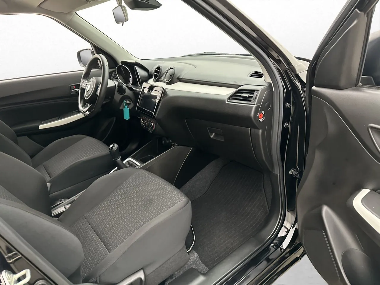 Vehicle image 18