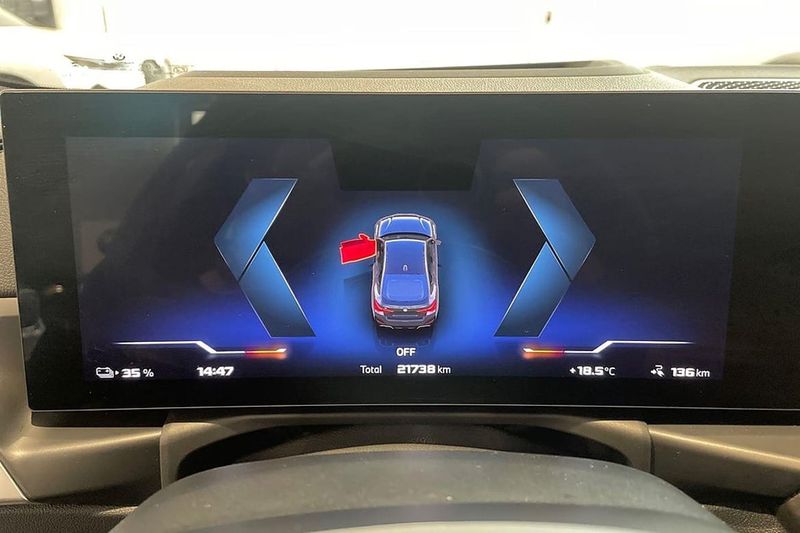 BMW i4 bild 14