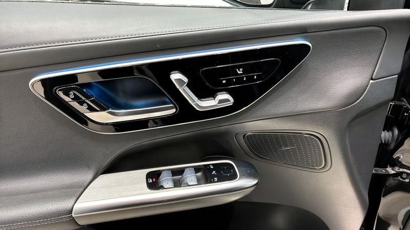 Mercedes GLC300 bild 14