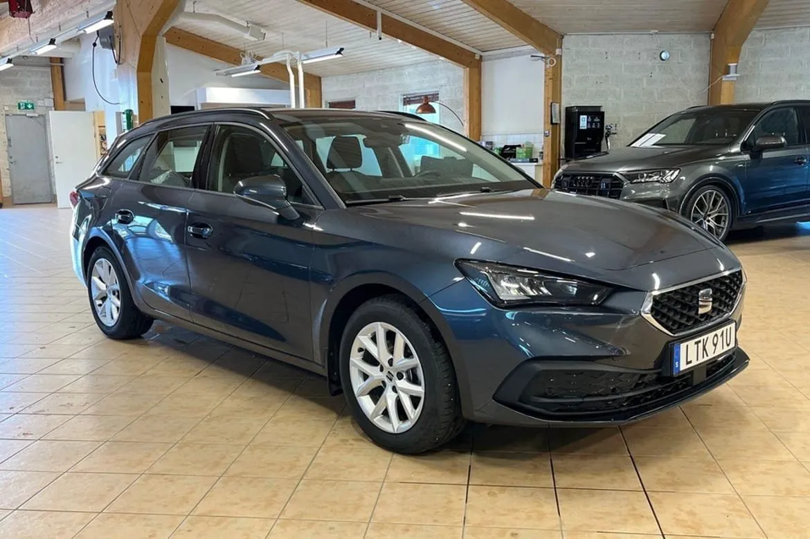 Vehicle image 15