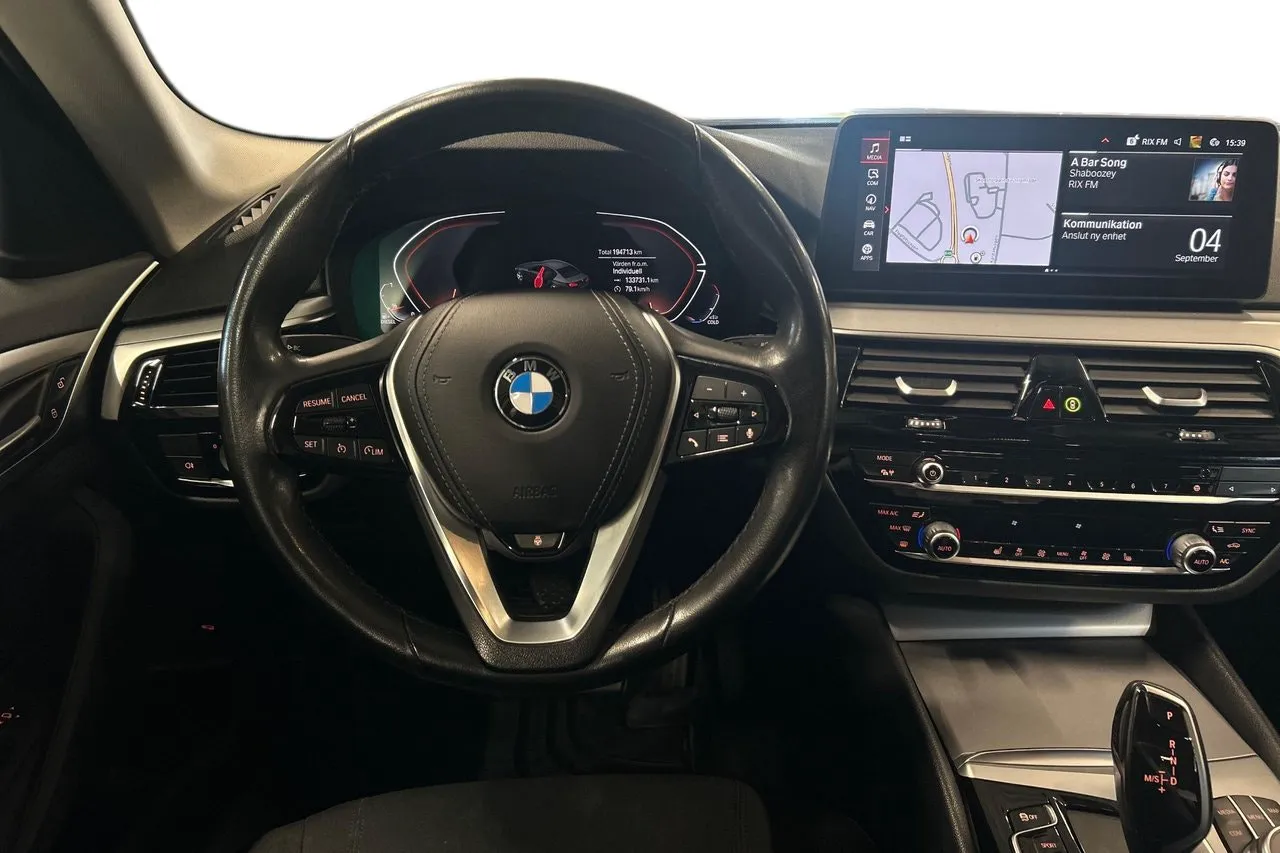 Vehicle image 15