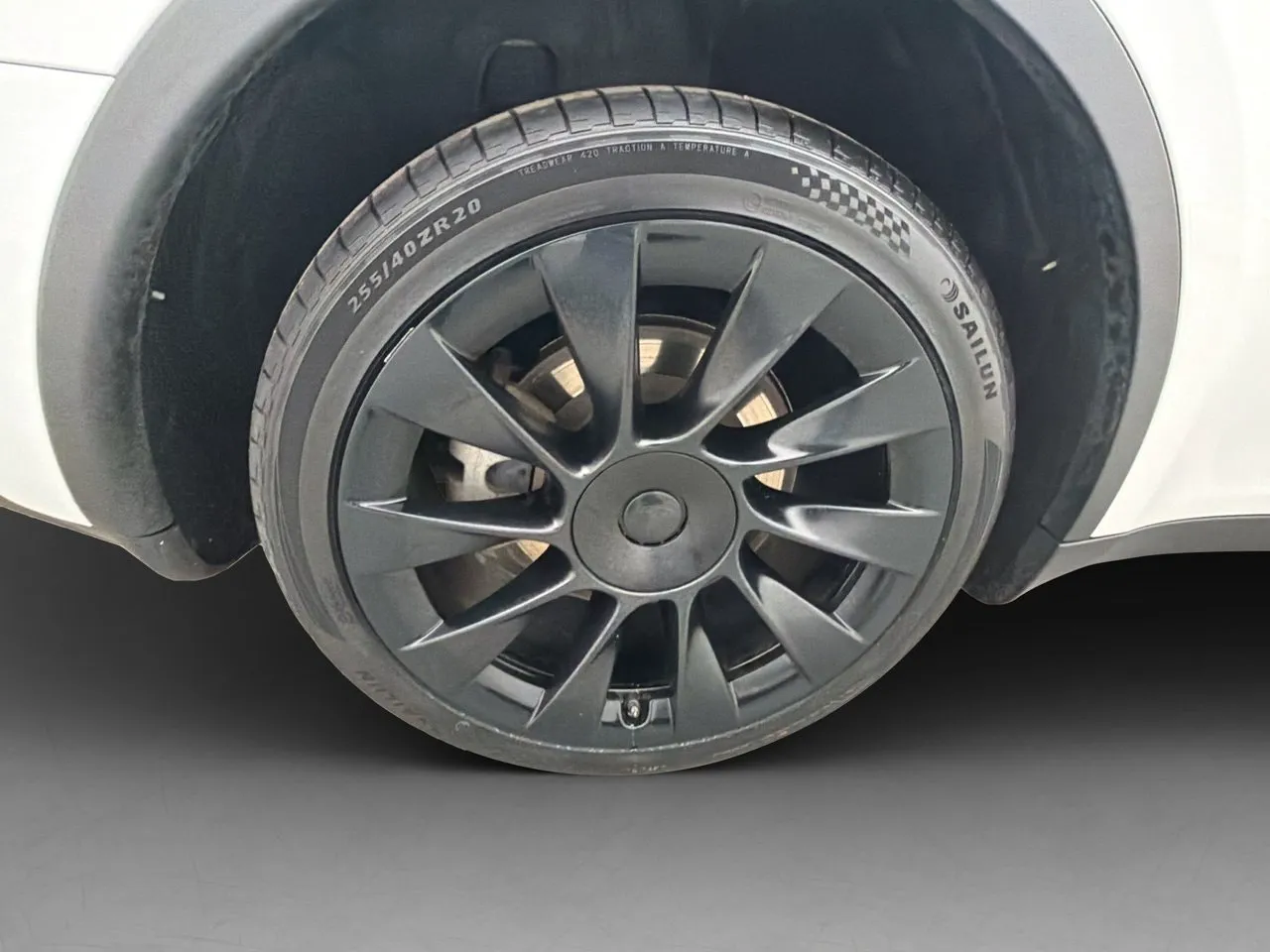 Vehicle image 32